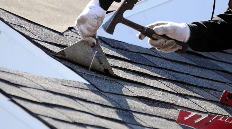 Professional gutter cleaning in Seymour, MO